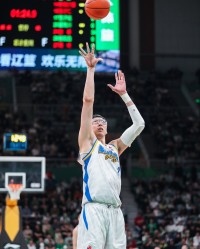 KAIYUNAPP-14罚5中！媒体人：周琦罚球容易被针对 姚明大郅巴特尔罚球都不错