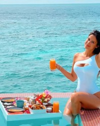 【伯辣图】哲学家和一块披萨饼的自豪感